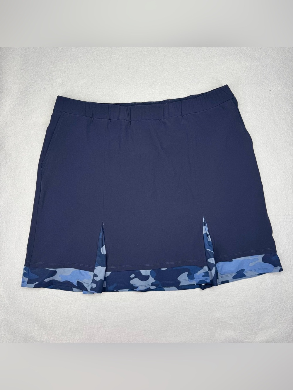 Chico's Zenergy Pull-On Athleisure Active Skort 14 Navy Camo